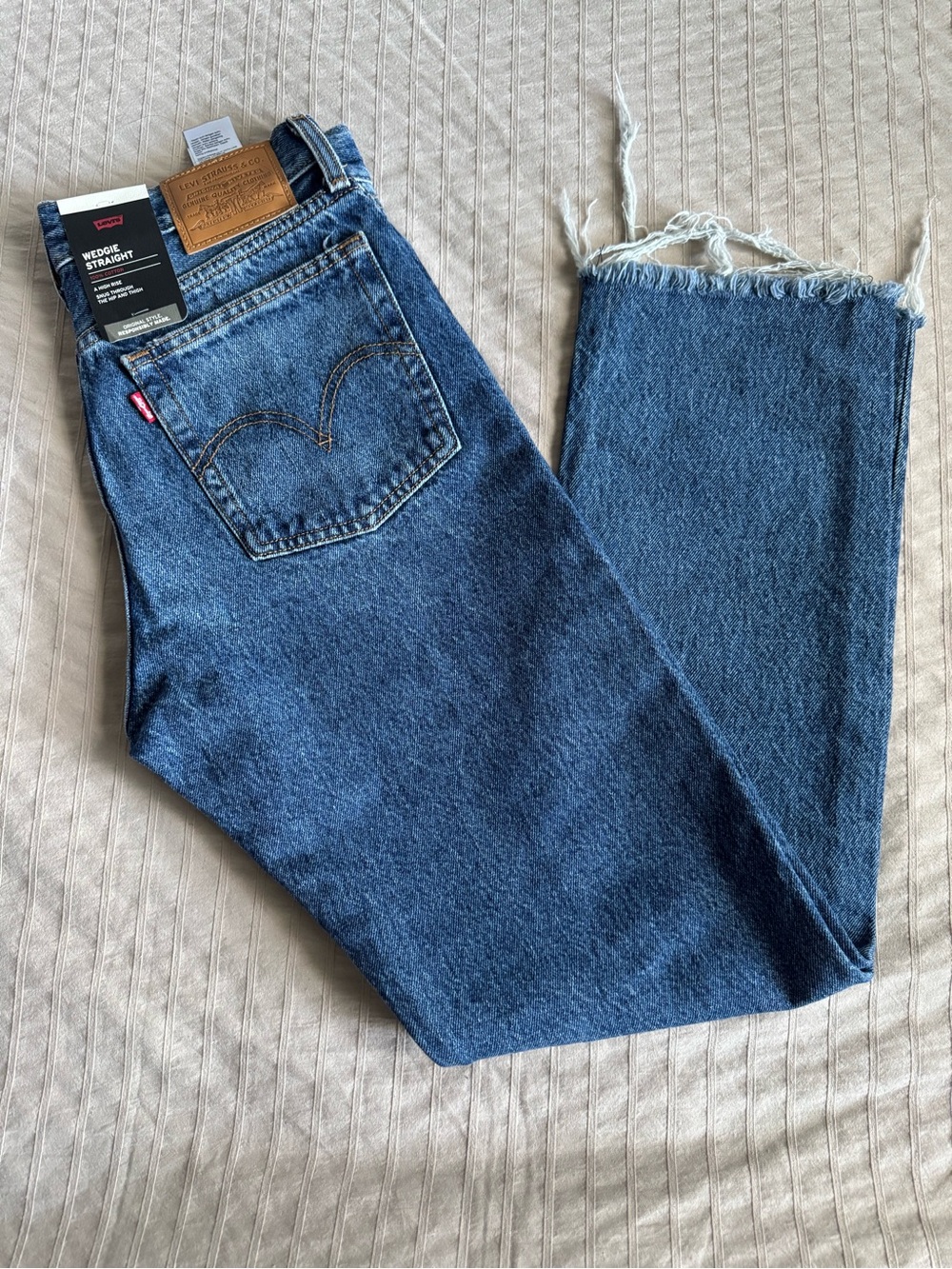 Levi's Wedgie Straight Women’s Jeans - Distressed